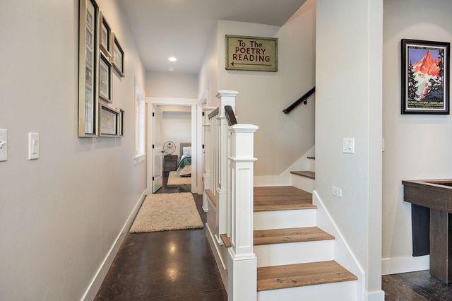 80 Placer Hill Drive, Jacksonville, OR 97530