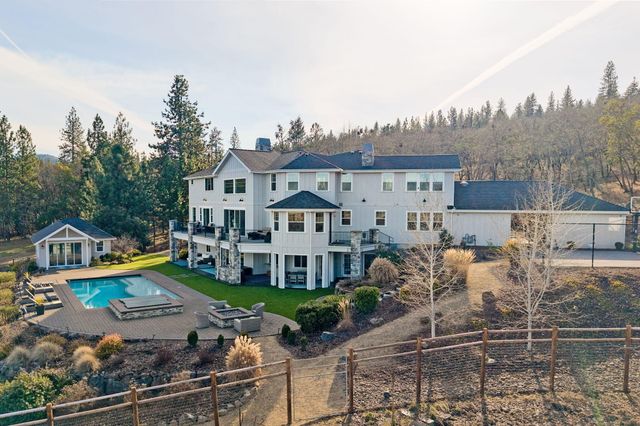 80 Placer Hill Drive, Jacksonville, OR 97530