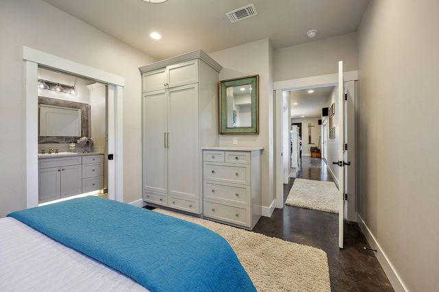 80 Placer Hill Drive, Jacksonville, OR 97530