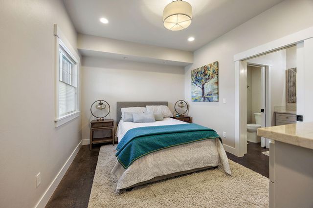 80 Placer Hill Drive, Jacksonville, OR 97530