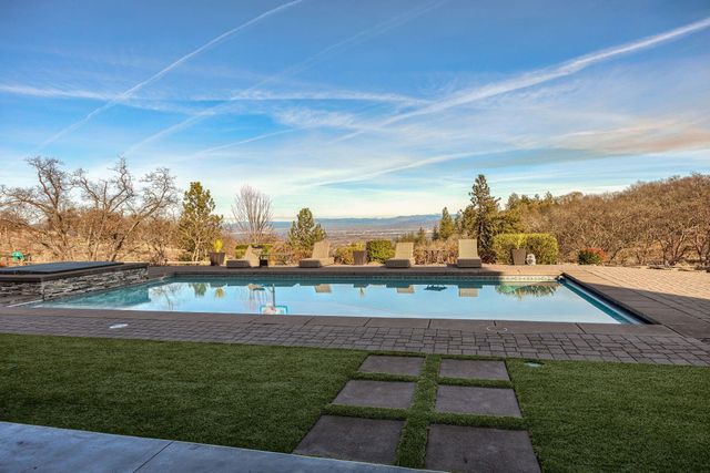 80 Placer Hill Drive, Jacksonville, OR 97530