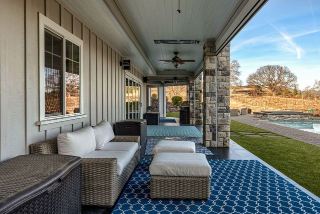 80 Placer Hill Drive, Jacksonville, OR 97530