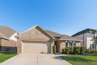 624 Hazeltine Road, Red Oak, TX 75154