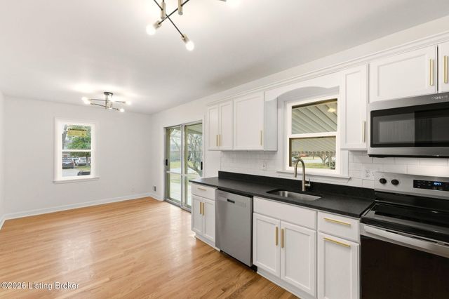 1429 Rhonda Way, Louisville, KY 40216