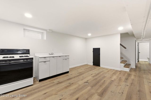 1429 Rhonda Way, Louisville, KY 40216