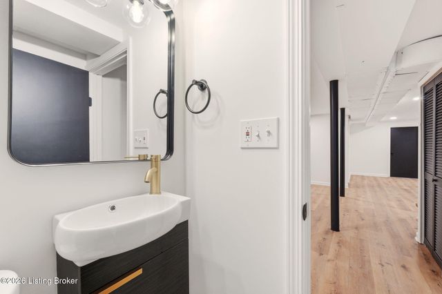 1429 Rhonda Way, Louisville, KY 40216