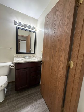 153 Spuhler Drive 153, Batavia, IL 60510