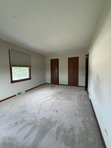 153 Spuhler Drive 153, Batavia, IL 60510