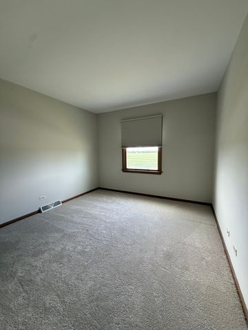 153 Spuhler Drive 153, Batavia, IL 60510