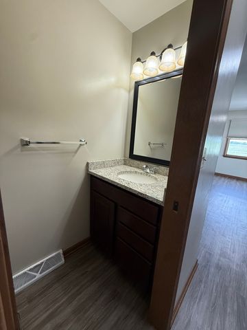 153 Spuhler Drive 153, Batavia, IL 60510