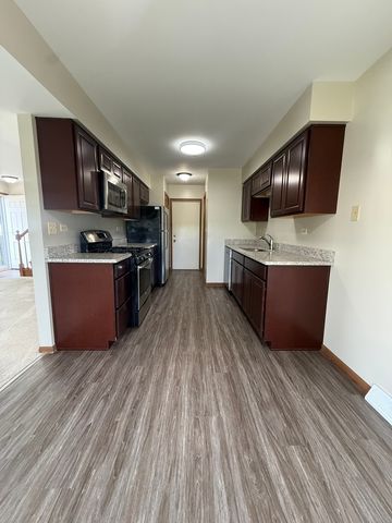 153 Spuhler Drive 153, Batavia, IL 60510