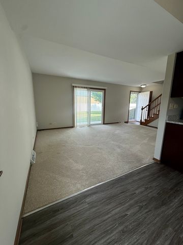 153 Spuhler Drive 153, Batavia, IL 60510