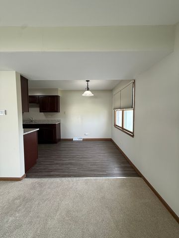 153 Spuhler Drive 153, Batavia, IL 60510