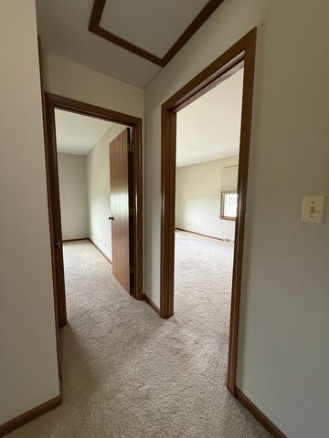 153 Spuhler Drive 153, Batavia, IL 60510
