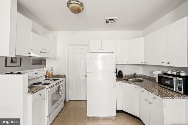 468 E WALNUT LN, Philadelphia, PA 19144