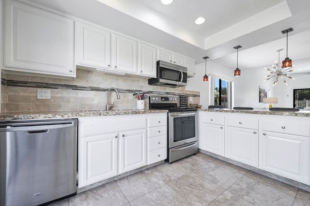 2417 Los Patos Drive, Palm Springs, CA 92264