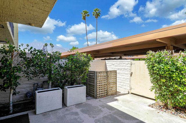 2417 Los Patos Drive, Palm Springs, CA 92264