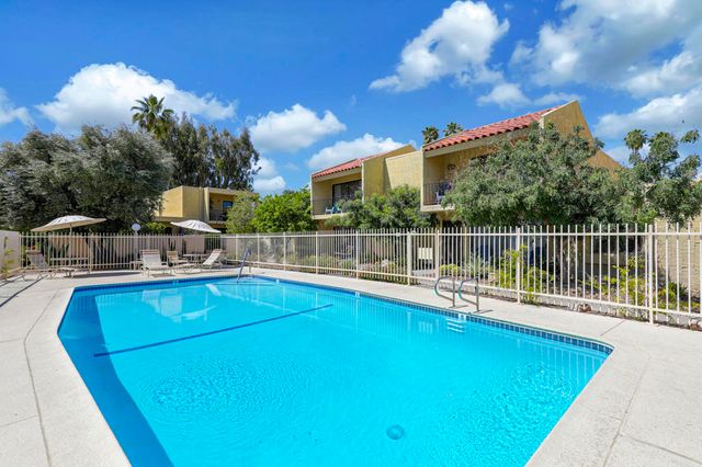 2417 Los Patos Drive, Palm Springs, CA 92264