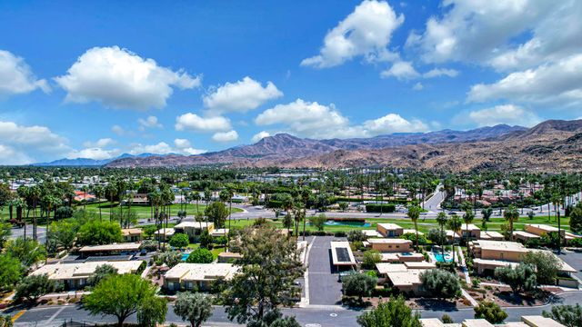 2417 Los Patos Drive, Palm Springs, CA 92264