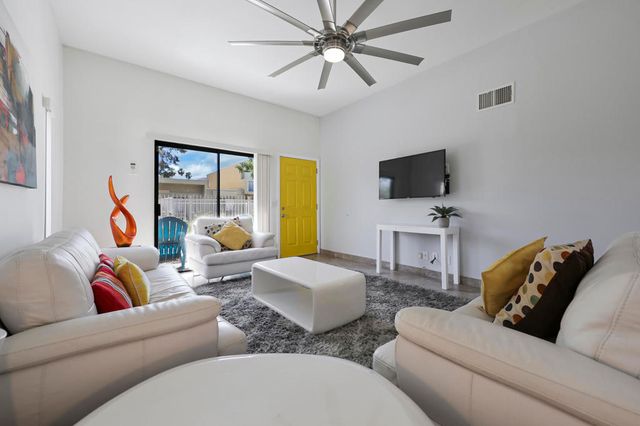 2417 Los Patos Drive, Palm Springs, CA 92264