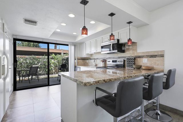 2417 Los Patos Drive, Palm Springs, CA 92264