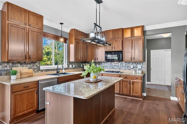 1045 Hawkins Bend Drive, Fenton, MO 63026
