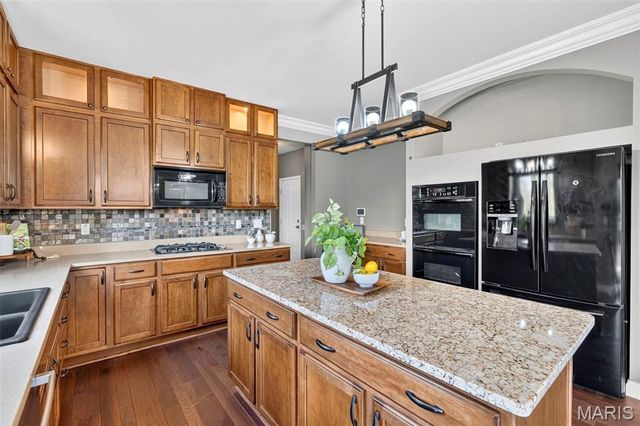 1045 Hawkins Bend Drive, Fenton, MO 63026
