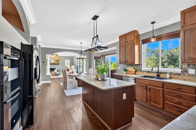 1045 Hawkins Bend Drive, Fenton, MO 63026