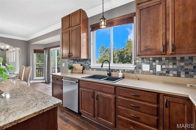 1045 Hawkins Bend Drive, Fenton, MO 63026