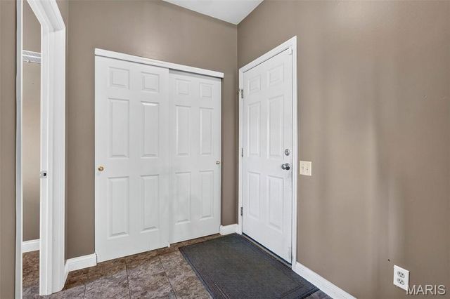 1045 Hawkins Bend Drive, Fenton, MO 63026