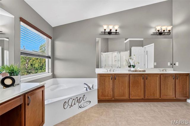1045 Hawkins Bend Drive, Fenton, MO 63026