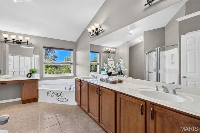 1045 Hawkins Bend Drive, Fenton, MO 63026