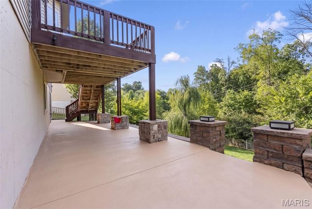 1045 Hawkins Bend Drive, Fenton, MO 63026