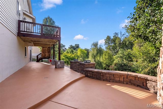 1045 Hawkins Bend Drive, Fenton, MO 63026