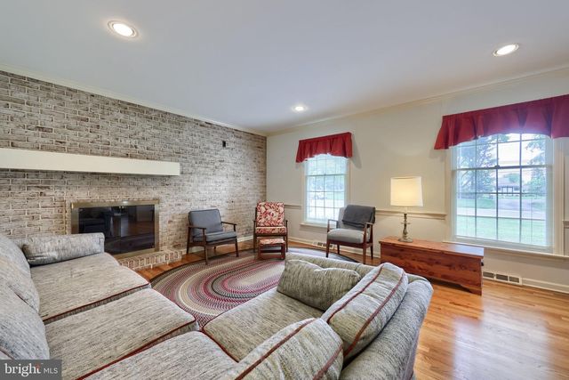 1816 BEVERLY DR, Lancaster, PA 17601