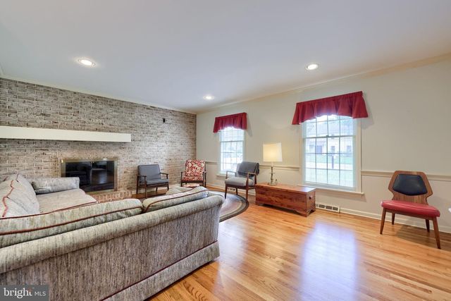 1816 BEVERLY DR, Lancaster, PA 17601