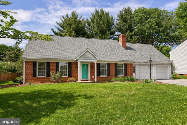 1816 BEVERLY DR, Lancaster, PA 17601