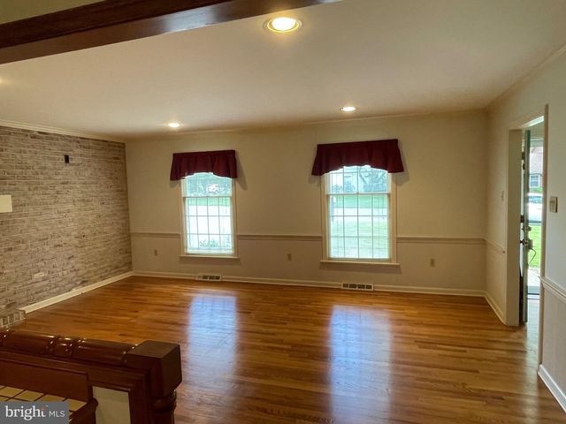 1816 BEVERLY DR, Lancaster, PA 17601
