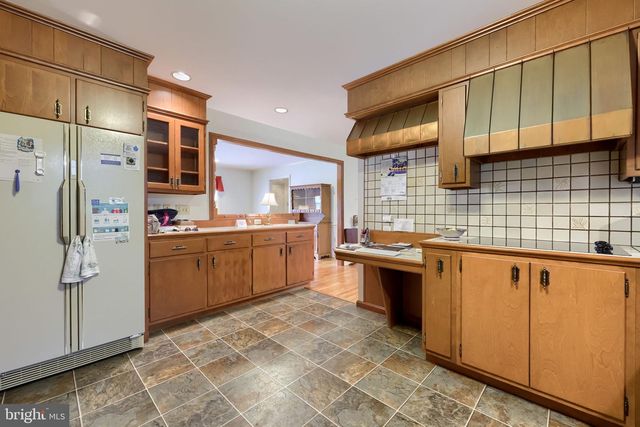 1816 BEVERLY DR, Lancaster, PA 17601