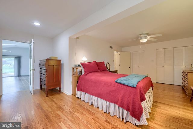 1816 BEVERLY DR, Lancaster, PA 17601