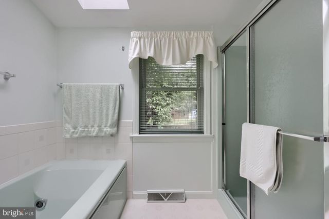 1816 BEVERLY DR, Lancaster, PA 17601