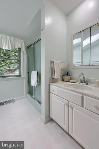 1816 BEVERLY DR, Lancaster, PA 17601