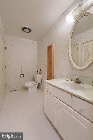 1816 BEVERLY DR, Lancaster, PA 17601