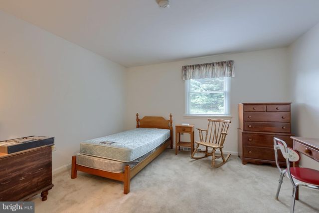 1816 BEVERLY DR, Lancaster, PA 17601