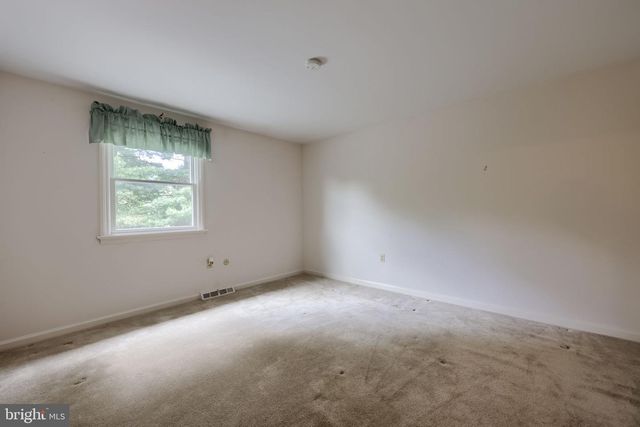 1816 BEVERLY DR, Lancaster, PA 17601