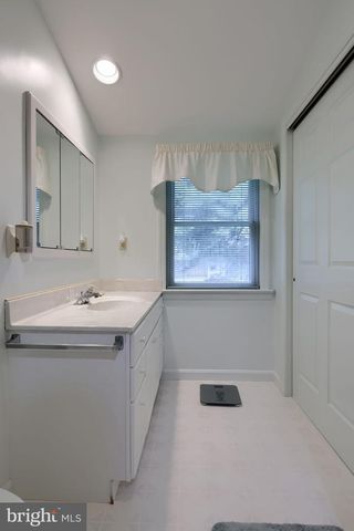 1816 BEVERLY DR, Lancaster, PA 17601