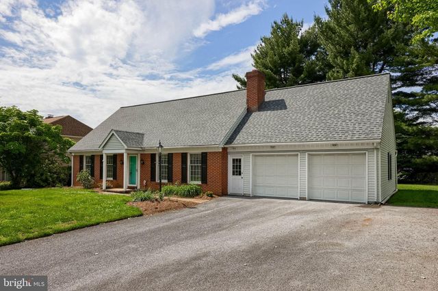 1816 BEVERLY DR, Lancaster, PA 17601