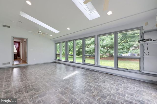 1816 BEVERLY DR, Lancaster, PA 17601