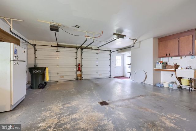 1816 BEVERLY DR, Lancaster, PA 17601