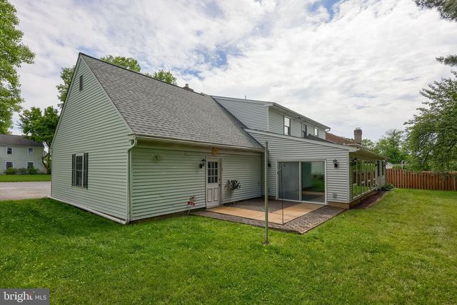 1816 BEVERLY DR, Lancaster, PA 17601